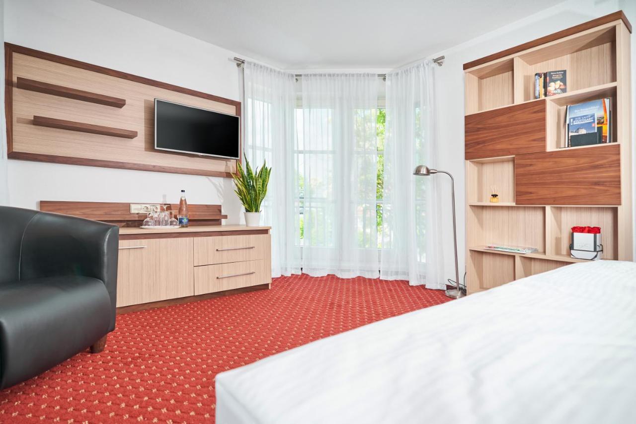 Hotel Business